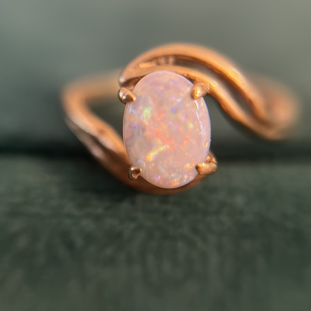 Vintage Opal ring 10k solid gold bypass wave setting